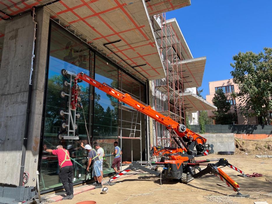 Închiriere macara spider București