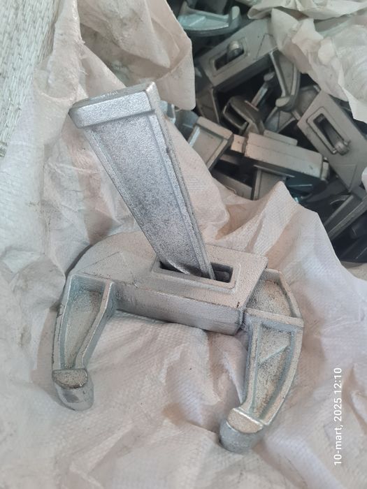 Клиновый замок 2,8kg. Опалубка. Qolip qulfi. Opalubka