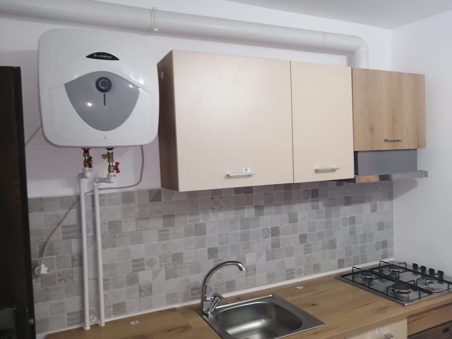 Închiriez camera cămin concas