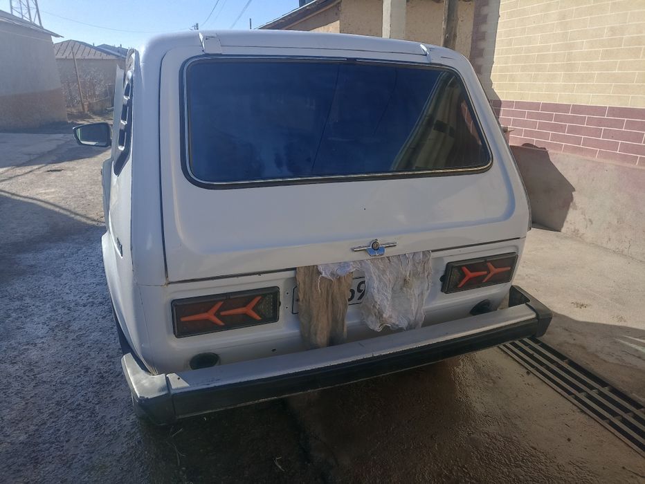 Автомобиль НИВА ВАЗ2121