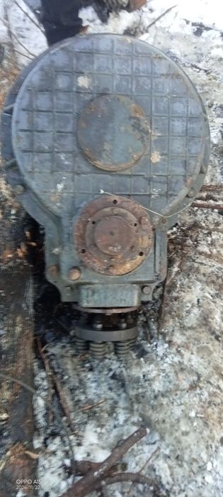 Продам поворотный редуктор