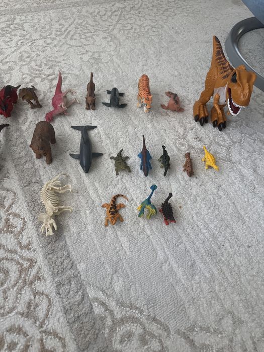 Продам коллекцию динозавров