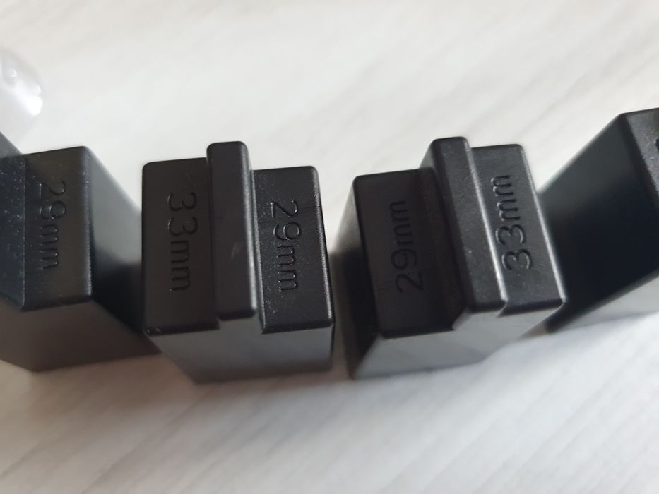 Suruburi butuci macheta Dacia 1300