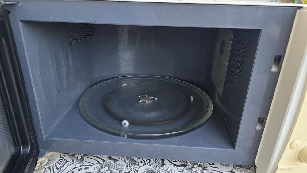 Продам микроволновку LG