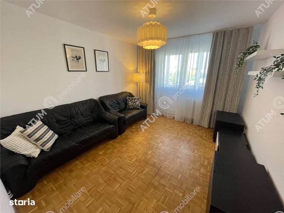 Apartament 3 camere decomandate si balcon inchis zona Strand Sibiu