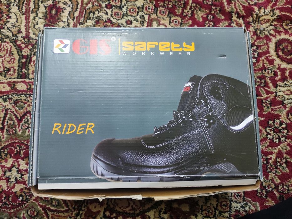 Продаю Safety ботинки за 10 000 тенге