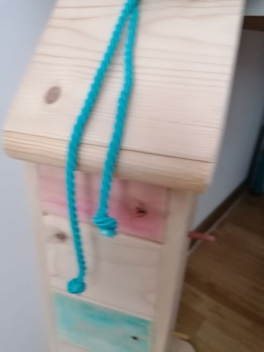 Casute de pasari din lemn masiv compartimentate, simple etc