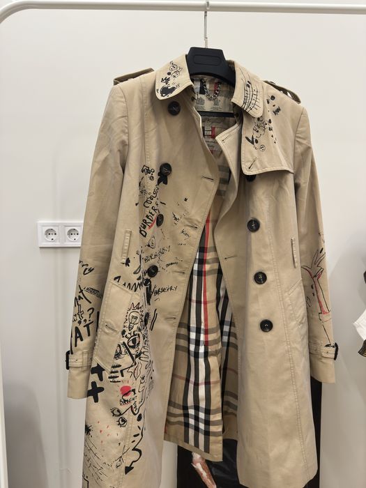 Плащ Burberry в отличном состоянии