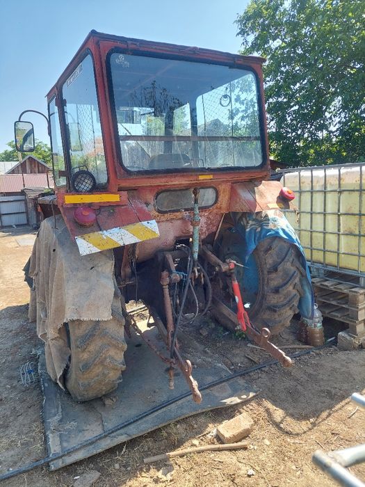 Tractor universal 650