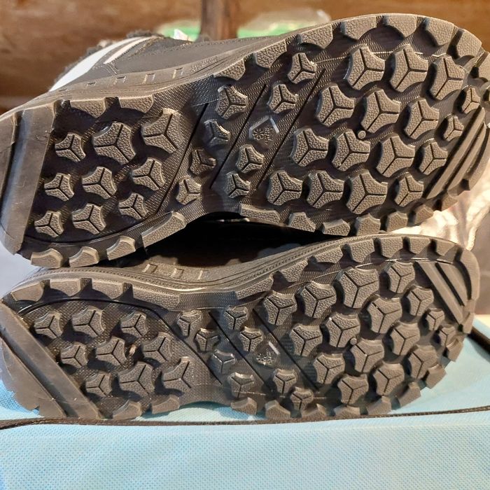 Зимни обувки 37 номер 23.5 см. стелка