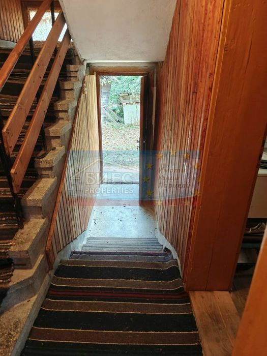 Продажба Къща гр. Перник - с. Боснек 100m²