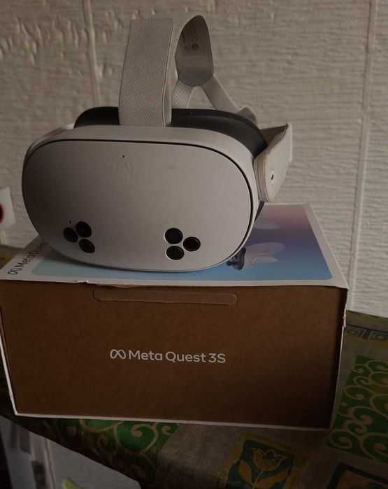 Vr meta quest 3s,inca in garantie