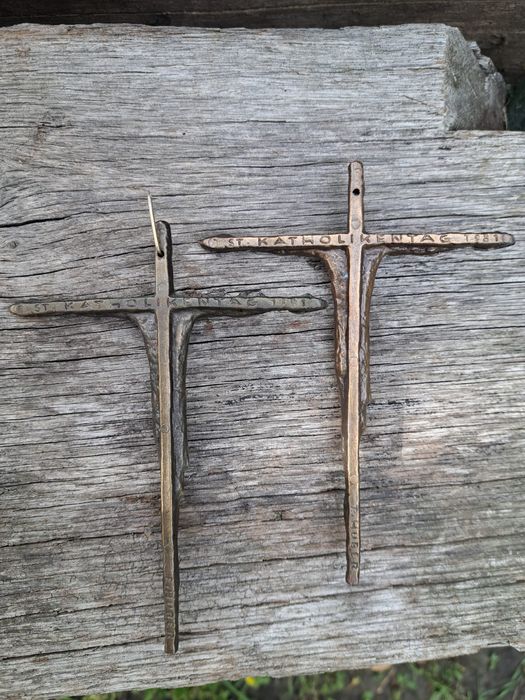 Crucifix/Cruce metalică