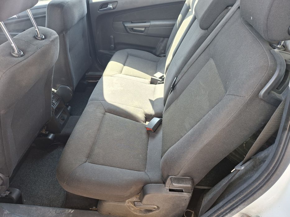 Opel zafira b facelift 2009 * 1.6 benzina *7locuri * jante iarna  vara