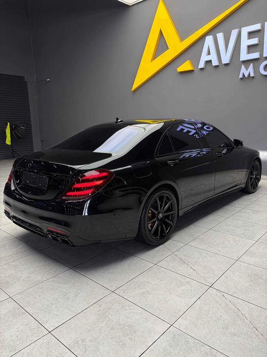 Mercedes Benz W222 S560