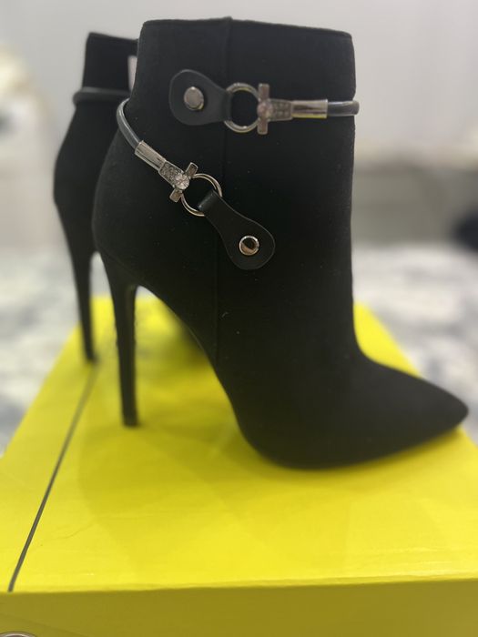 Продам ботильоны новые