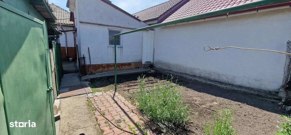 Casa 3 camere constructie la sol zona Lac.