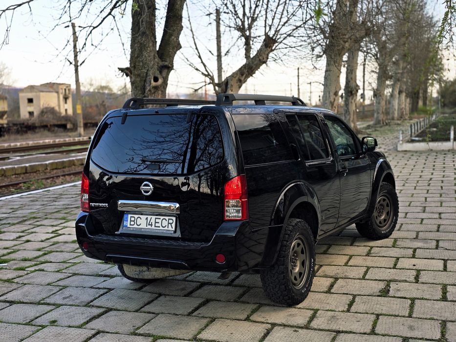 Nissan pathfinder 2010 motor 2.5d 7 locuri 4x4