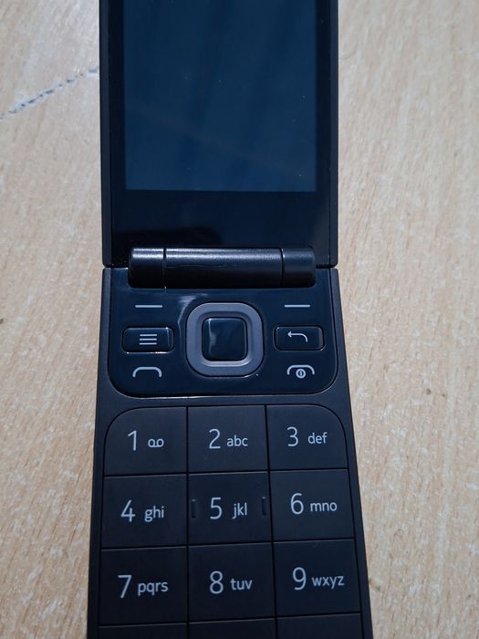 Knopkali telefon N2720 flip. 2 sim kartali telefon