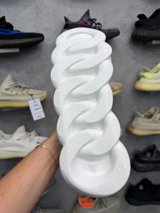 Versace chain reaction v3