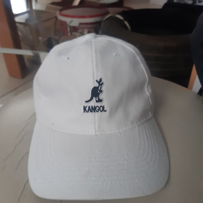 Kangol белая кепка