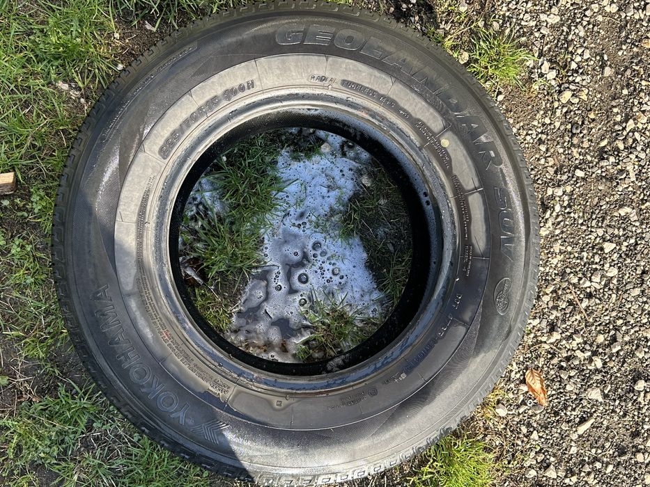 Yokohama Geolander 225 70 15 4x4 A/T