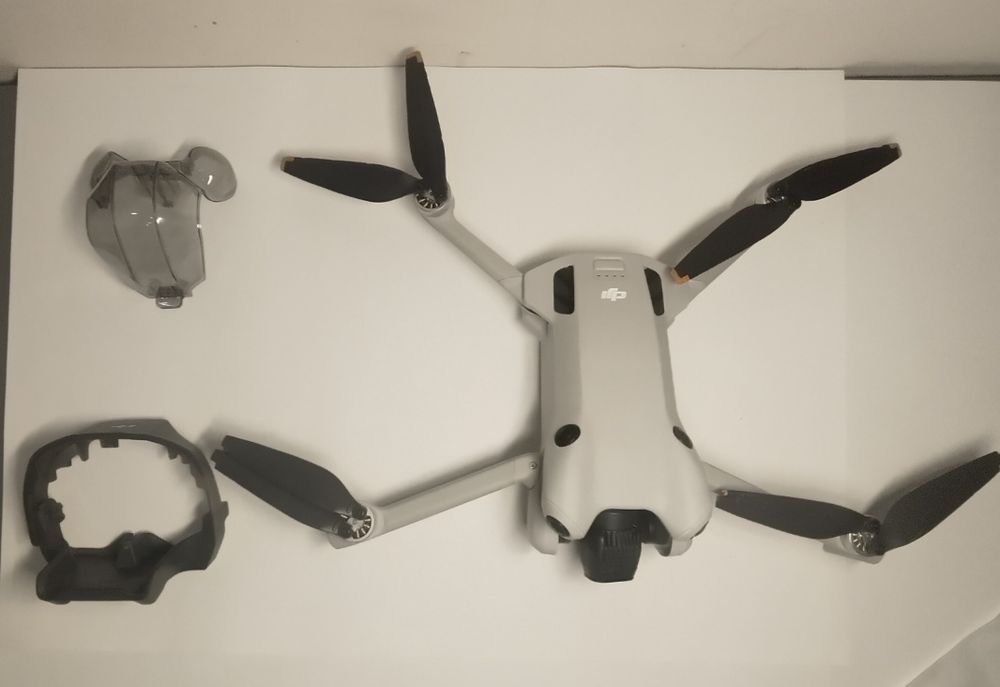 Продам дрон Dji mini 4 pro