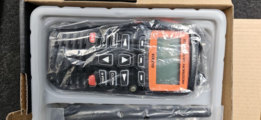 Радиостанция Horizon HX210