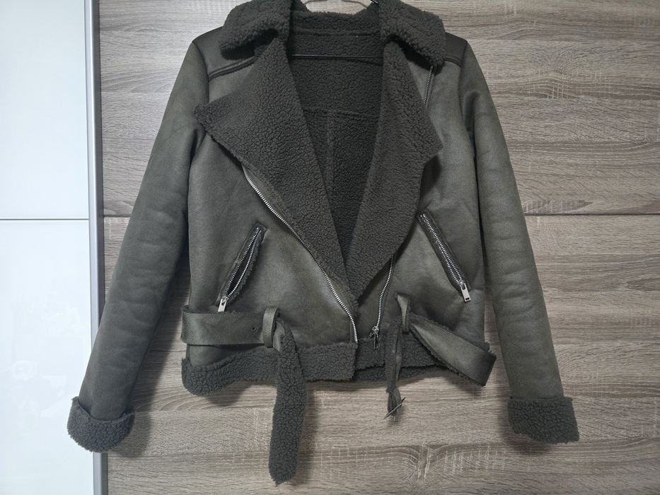 Тъмно зелено яке