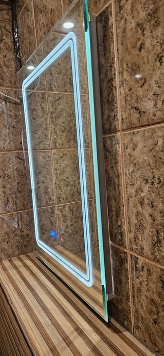 Огледало за баня с LED осветление