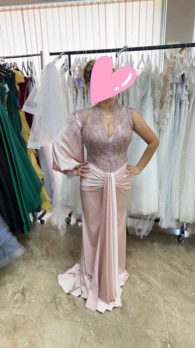 Уникална рокля размер 44/46 регулира се /корсет/