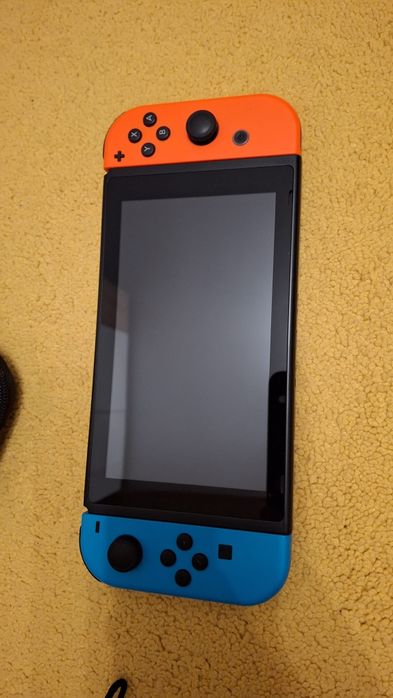 Nintendo switch cu 3 jocuri