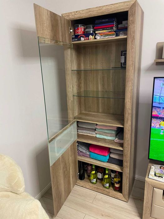 Vand Mobilier Vitrina