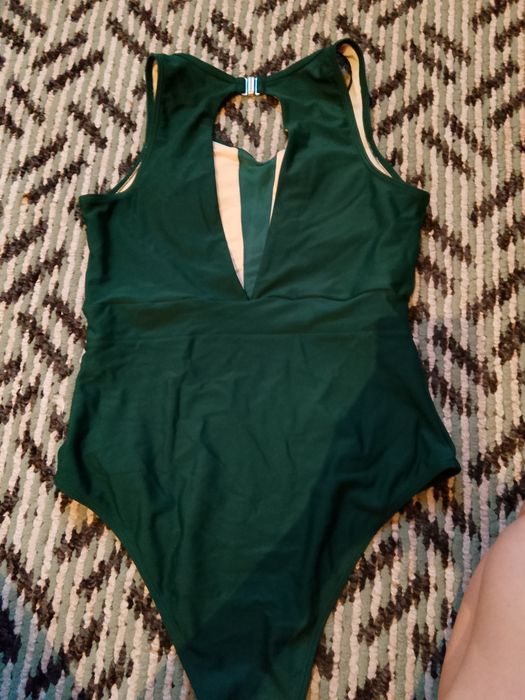 Открытый купальник