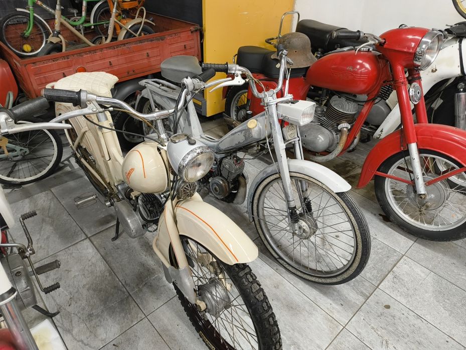 Продавам стари мотори