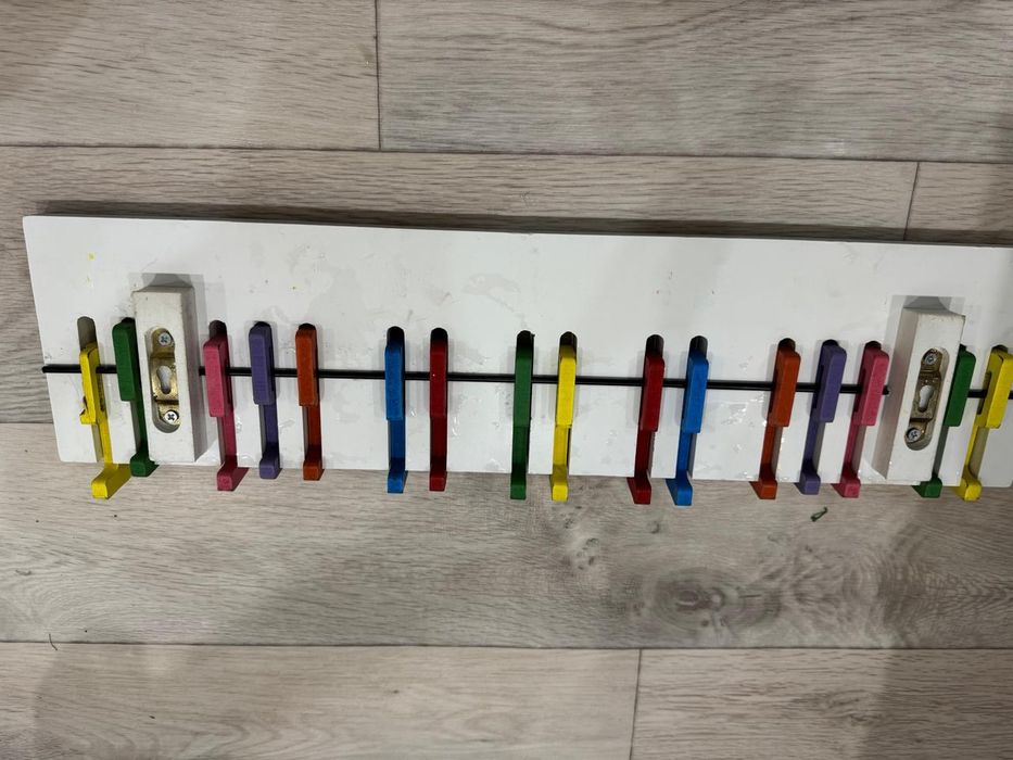 Продам вешалку-пианину