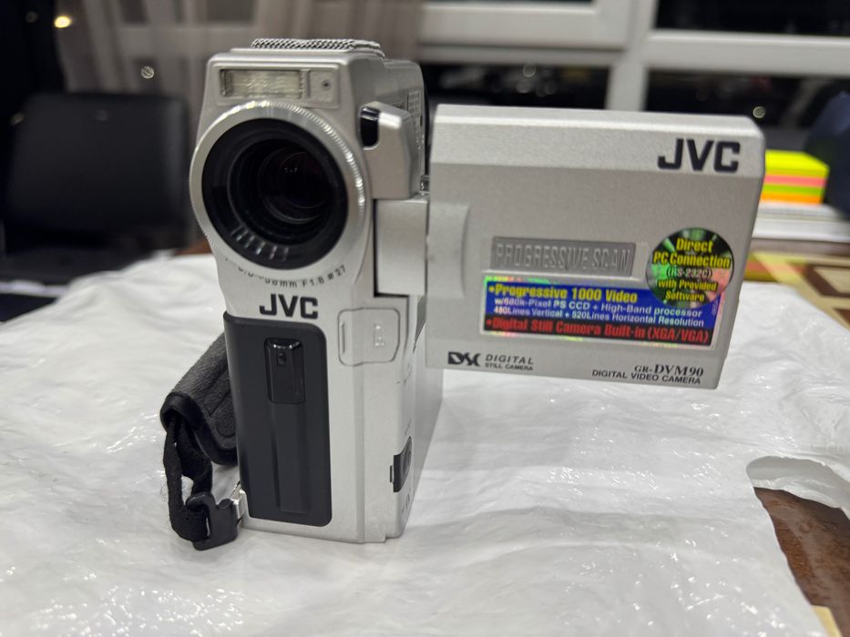 Продаю видеокамеру JVC, Japan. Оригинал