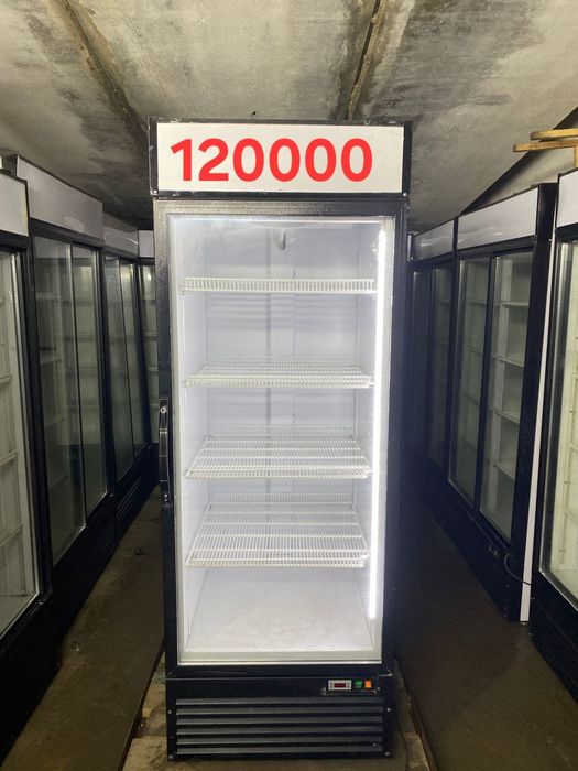 Срочно продам витринный холодильник