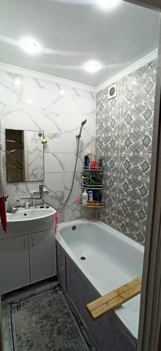 Продам 2 комн. кв., центр, Айсберг