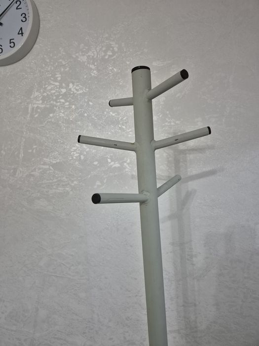 Продам вешалку срочно