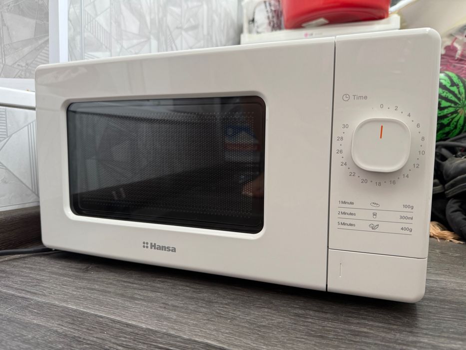 Микроволновка Hansa