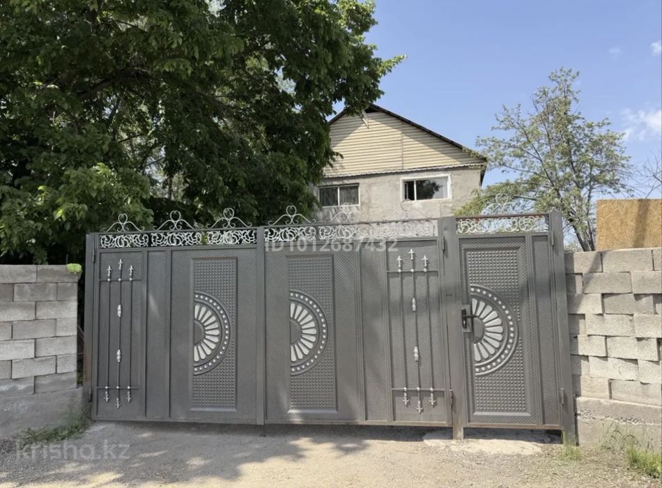 2 этажный дом рядом с городом