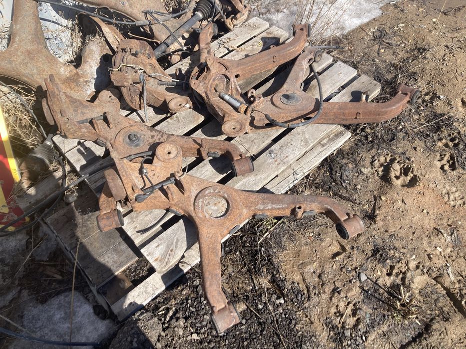 Рычаг задний левый и правый Мерседес Вито W638 / Mercedes W638