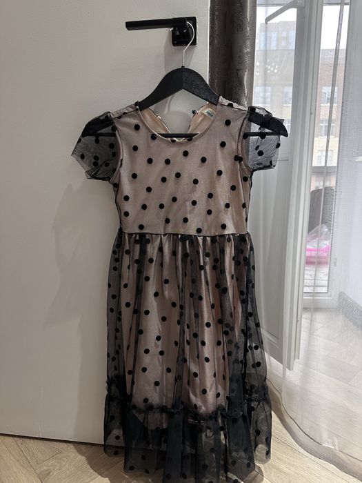 Продам платья на 6-7 лет