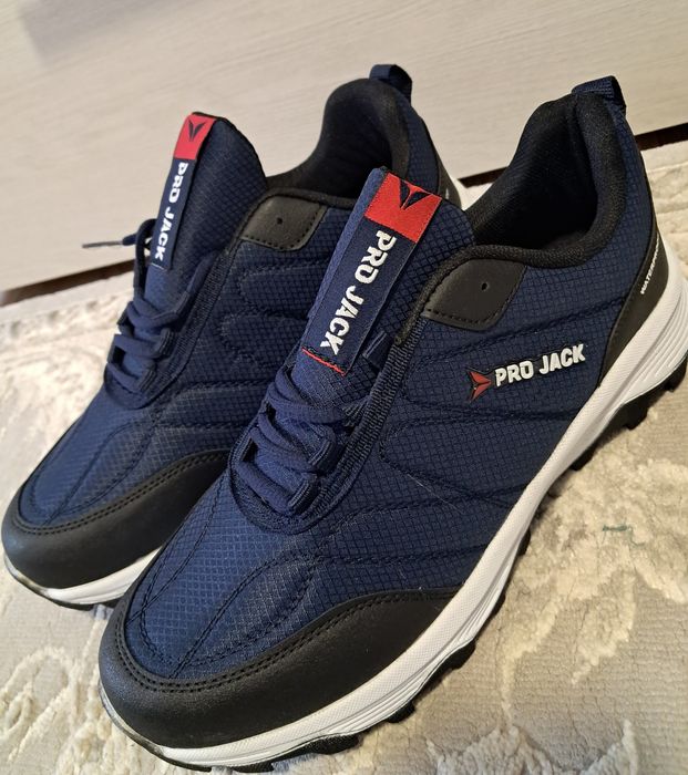 Adidas / Pantofi sport mărimea 42