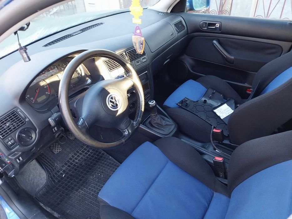 VOLKSWAGEN Golf 2000 — imagine 4