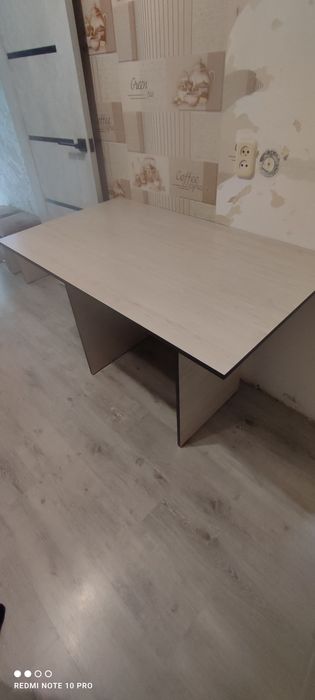 Продам стол и два стула