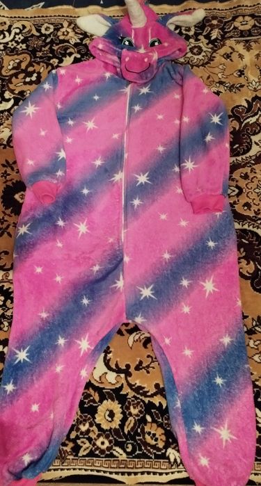 Продам кигуруми единорог р 140 на 7-9 лет