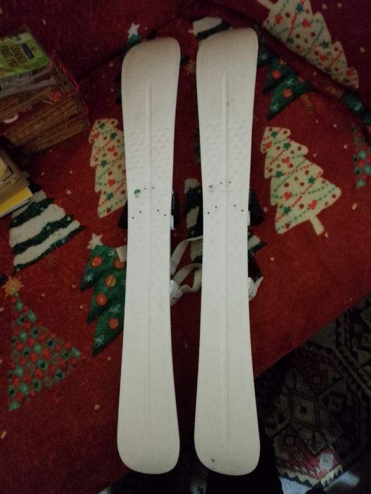 Vând skiury pentru copii