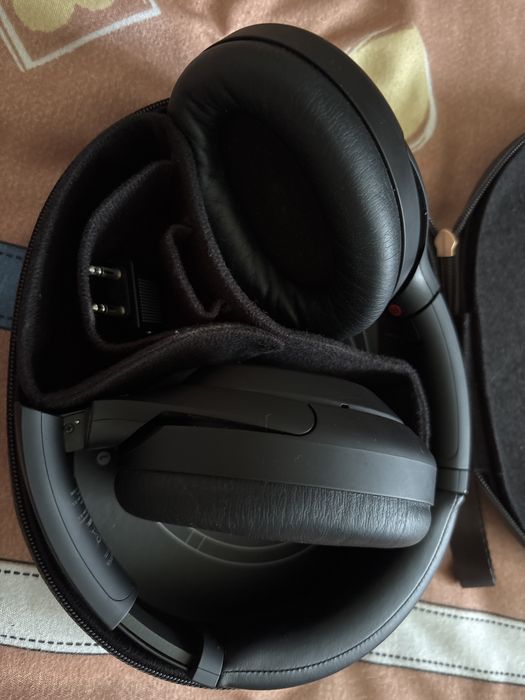 Căști Wireless Sony WH-1000XM4 Black – Pachet Complet, Stare Excelentă